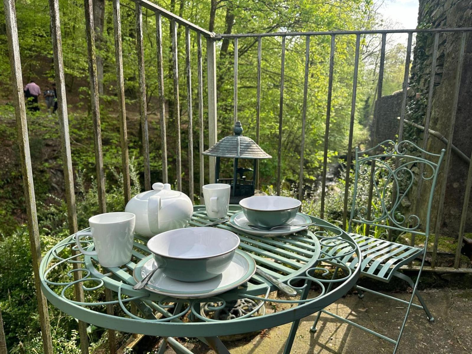 Spacious Property With Waterfall View By Letmestay アンブルサイド エクステリア 写真